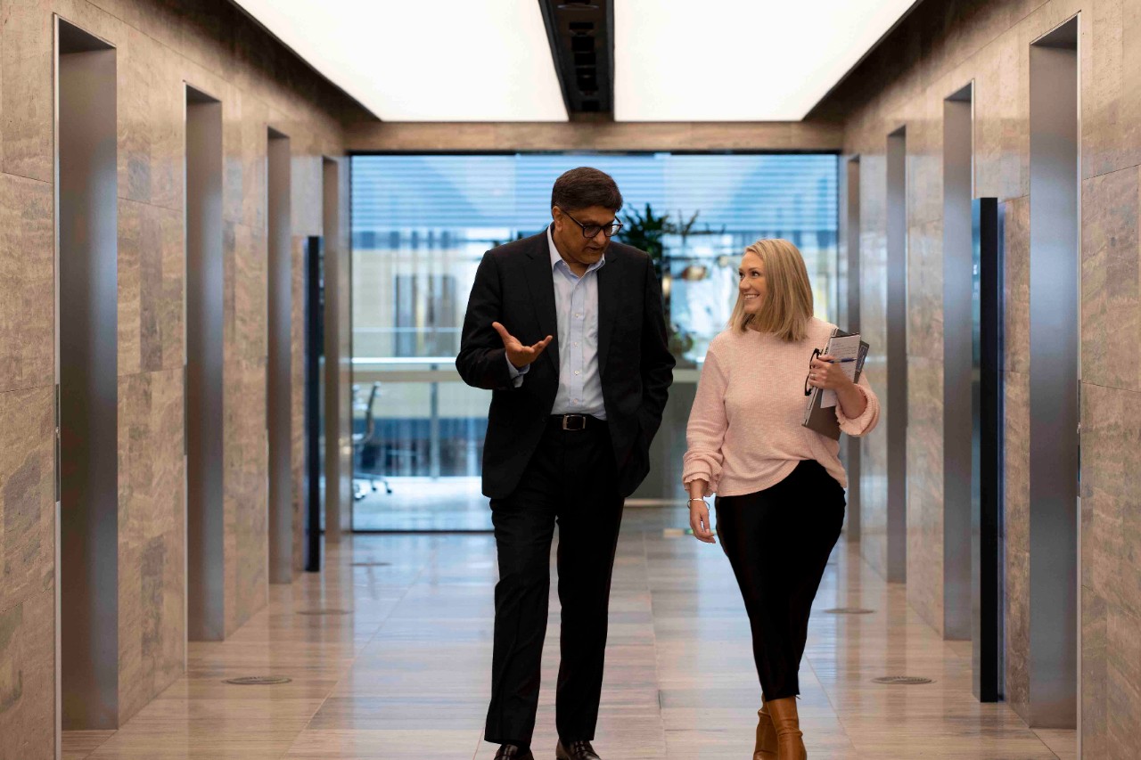 Head of Communications Enablement Functions, Sue-Ellen Atherton, briefing Farhan Faruqui, Chief Financial Officer ANZ, on the employee communications approach.