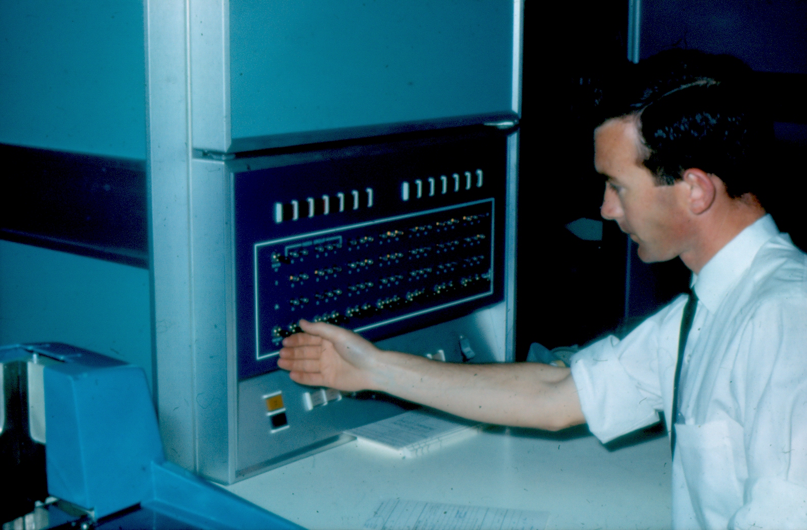 ANZ staff member at the control panel of the newly installed General Electric 225 which was ANZ's FIRST computer in 1965. 